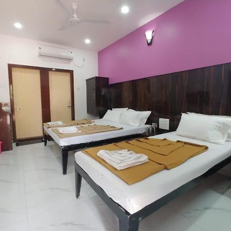 Hotel Yogiraj Shirdi Eksteriør bilde