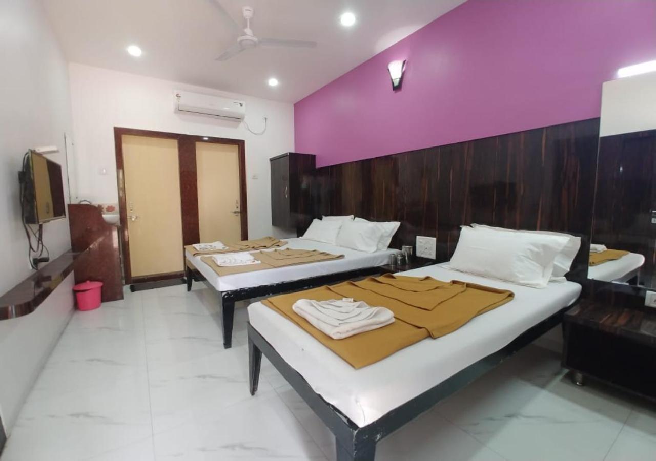 Hotel Yogiraj Shirdi Eksteriør bilde