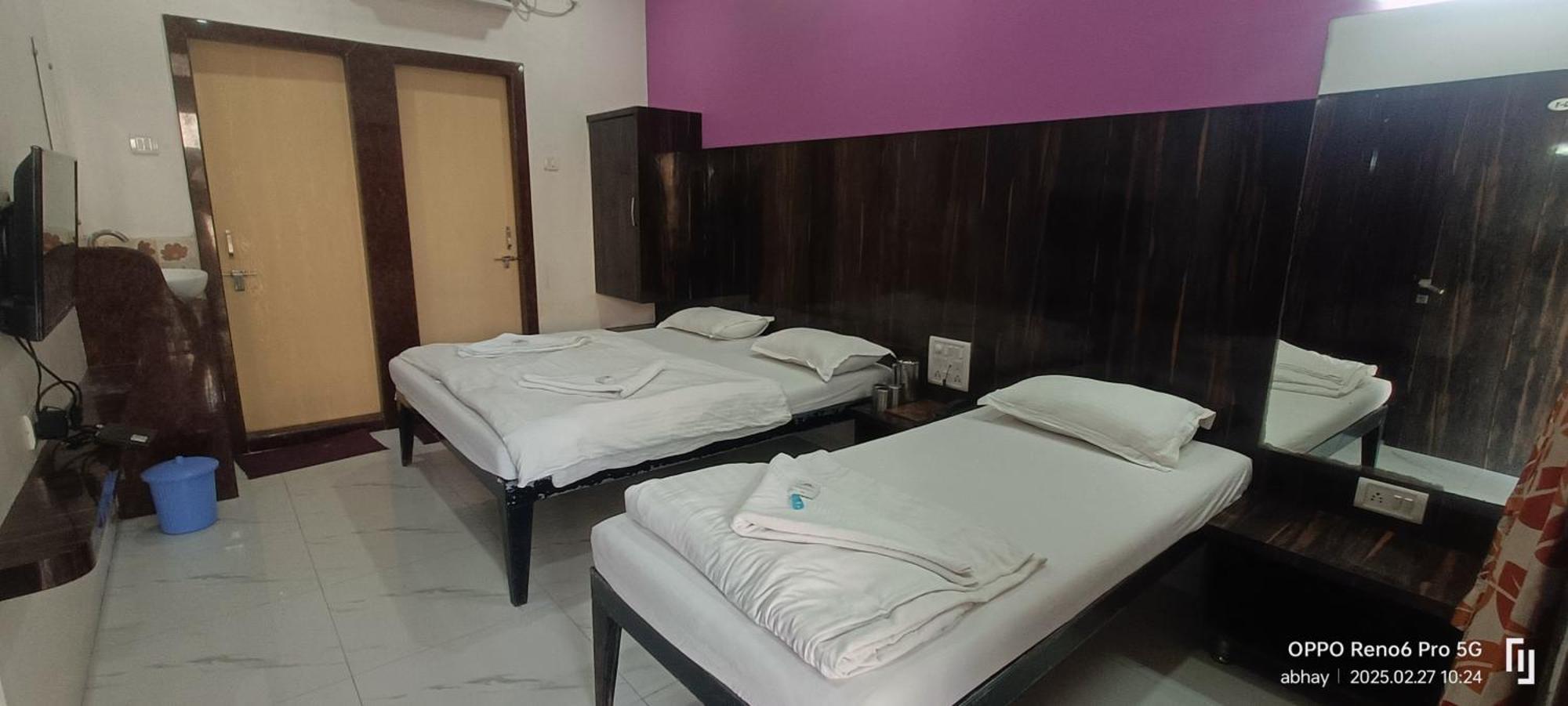 Hotel Yogiraj Shirdi Eksteriør bilde